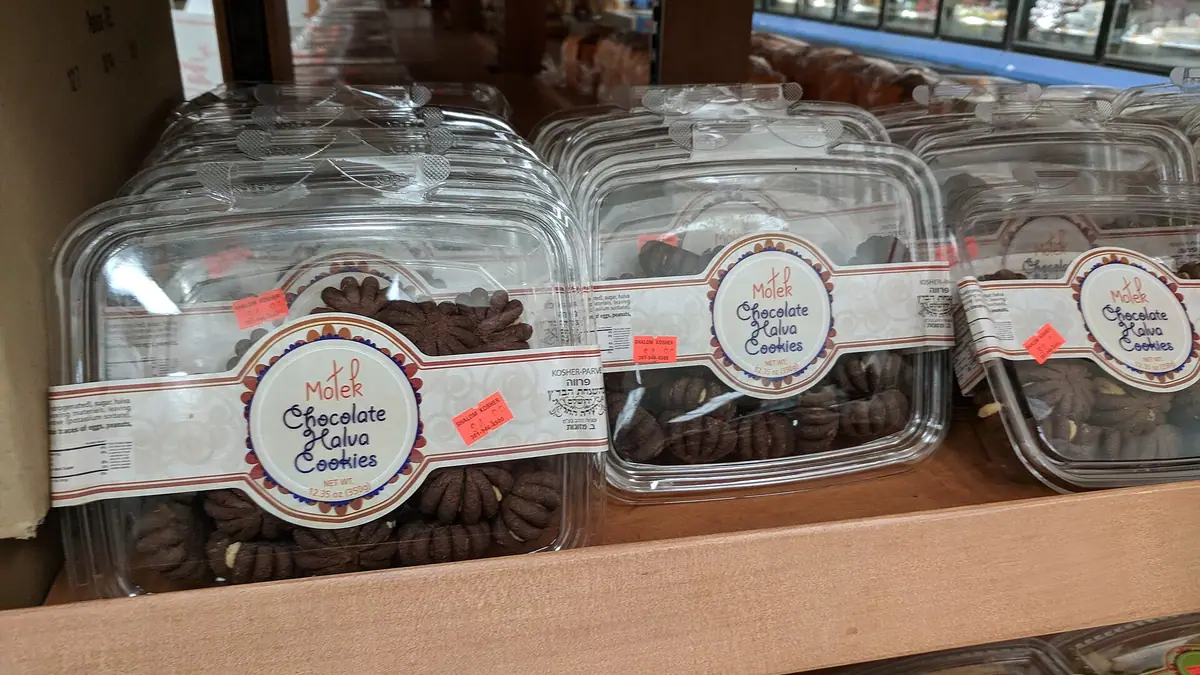 Denholm Bakers – bakery in Motherwell town centre